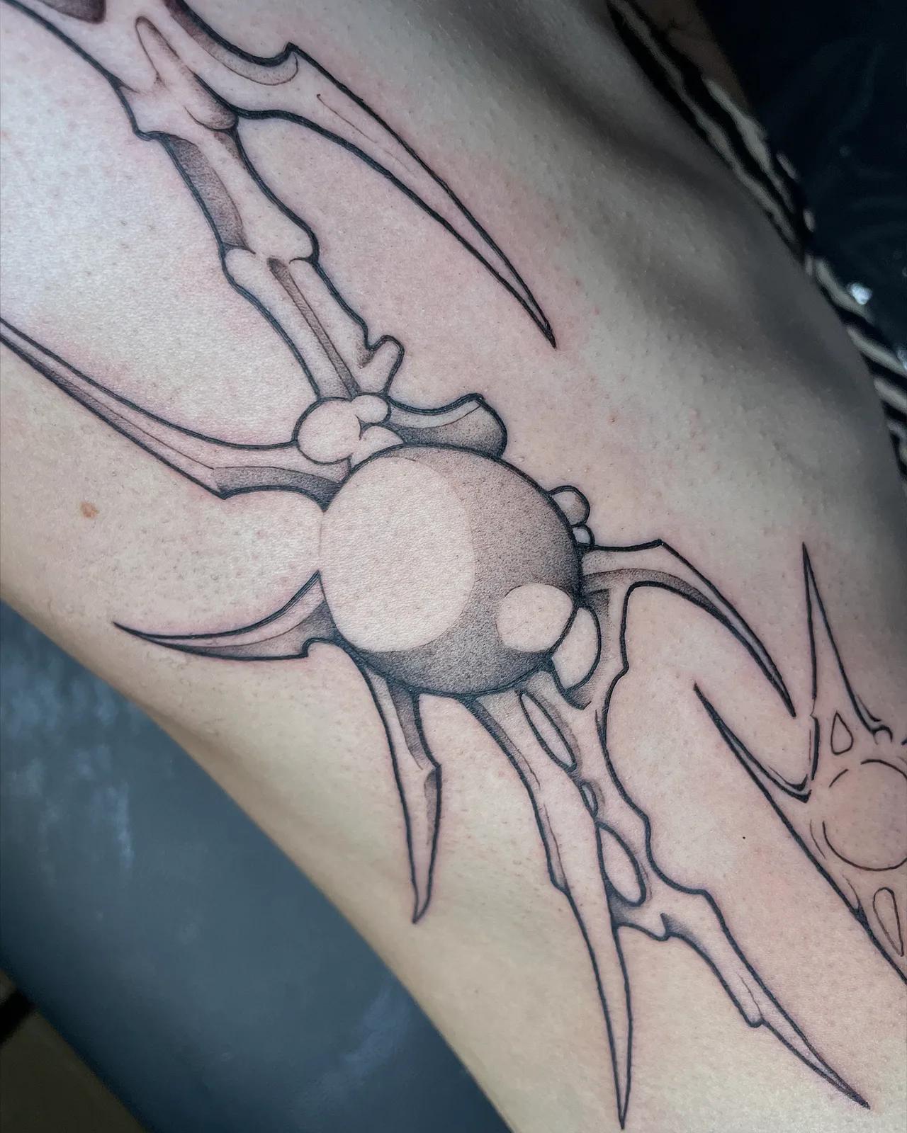 Tatuaje cybersigilism en Quito, Ecuador — SUXU Tattoo