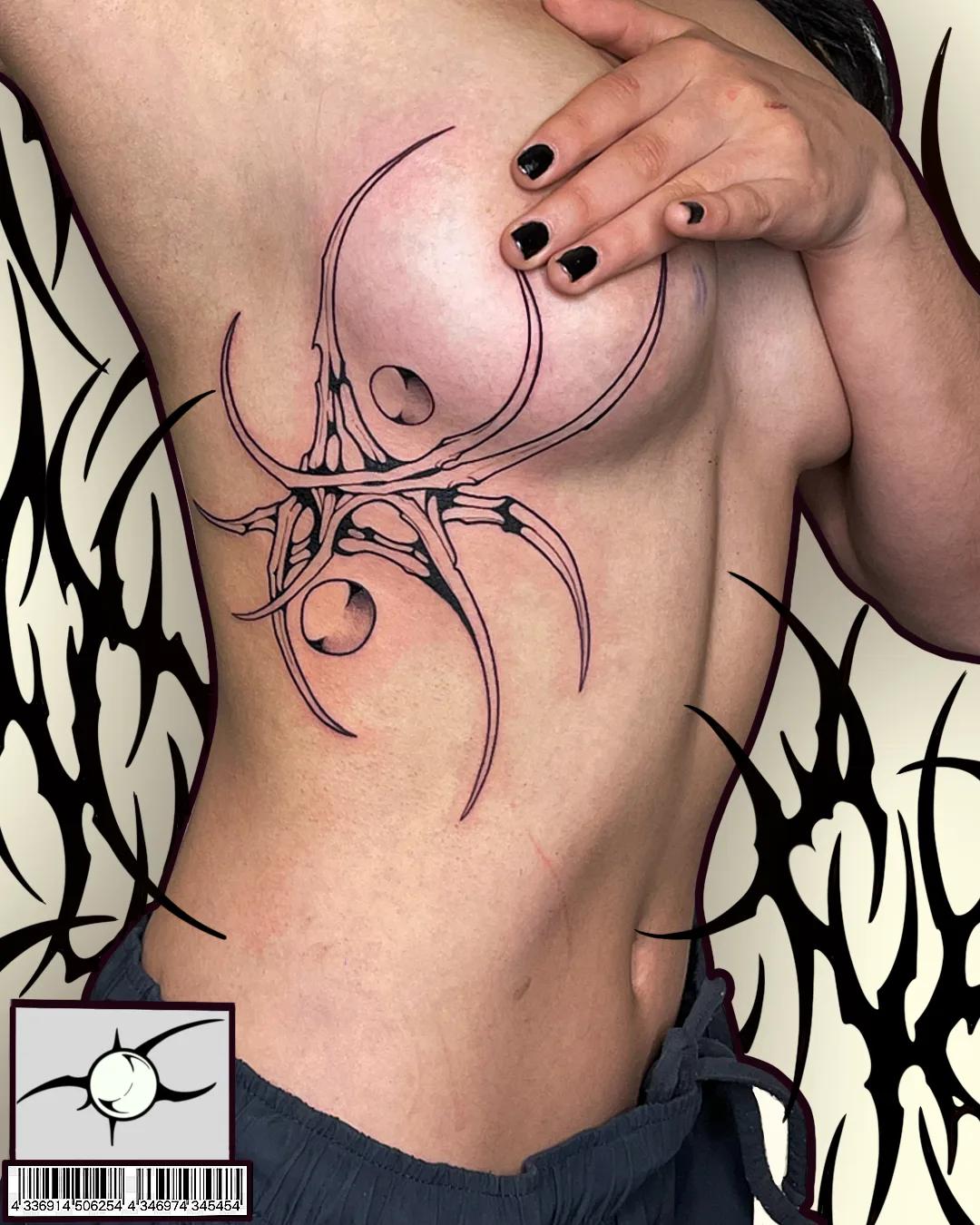 Tatuaje cybersigilism en Quito, Ecuador — SUXU Tattoo